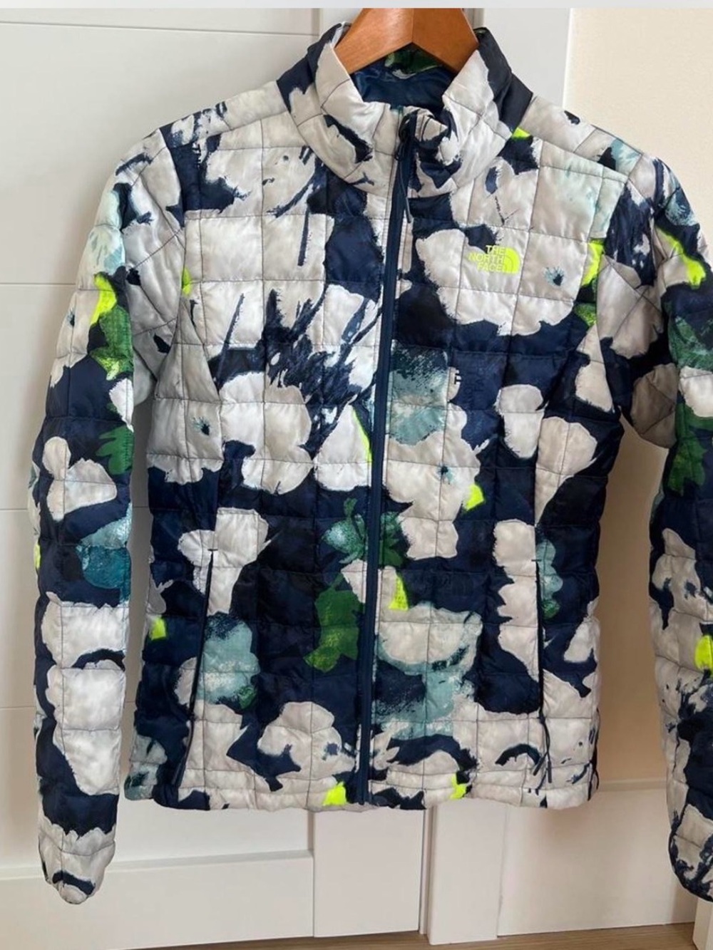 The North Face Women Floral-Print Navy & White Packable Puffer Jacket